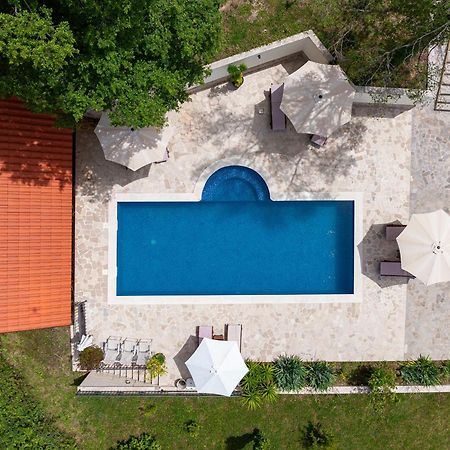 Sunset & Sunrise Villas In Stanisici-Two Villas With Common Pool Будва Екстер'єр фото