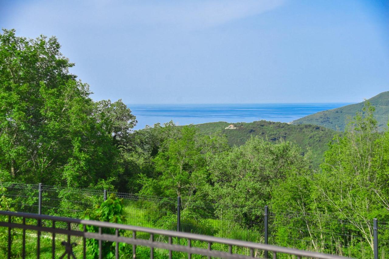 Sunset & Sunrise Villas In Stanisici-Two Villas With Common Pool Будва Екстер'єр фото