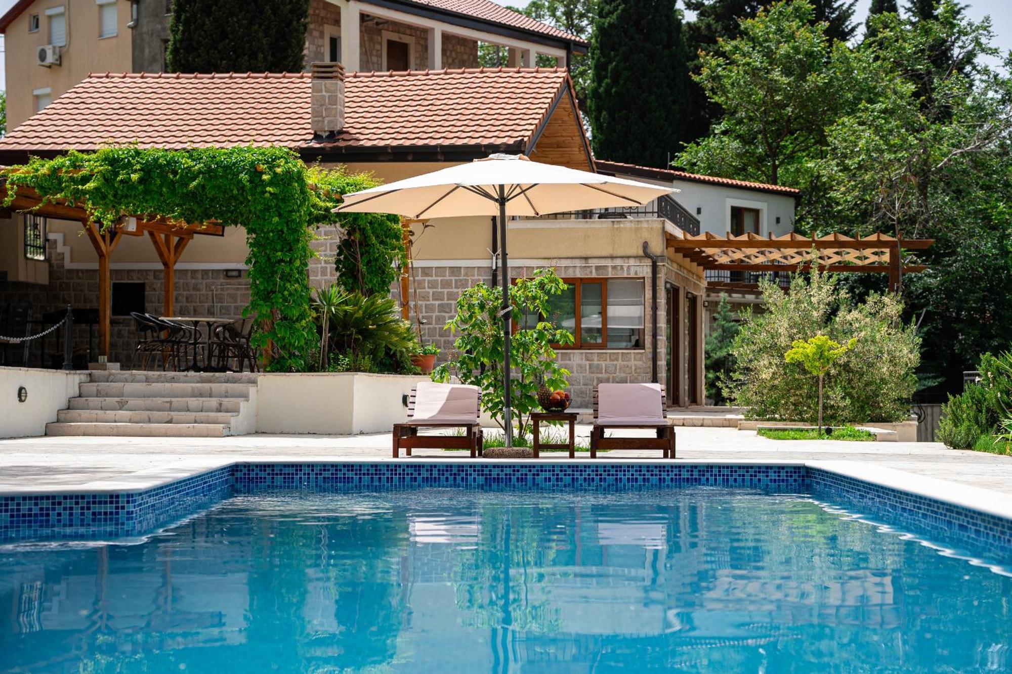 Sunset & Sunrise Villas In Stanisici-Two Villas With Common Pool Будва Екстер'єр фото