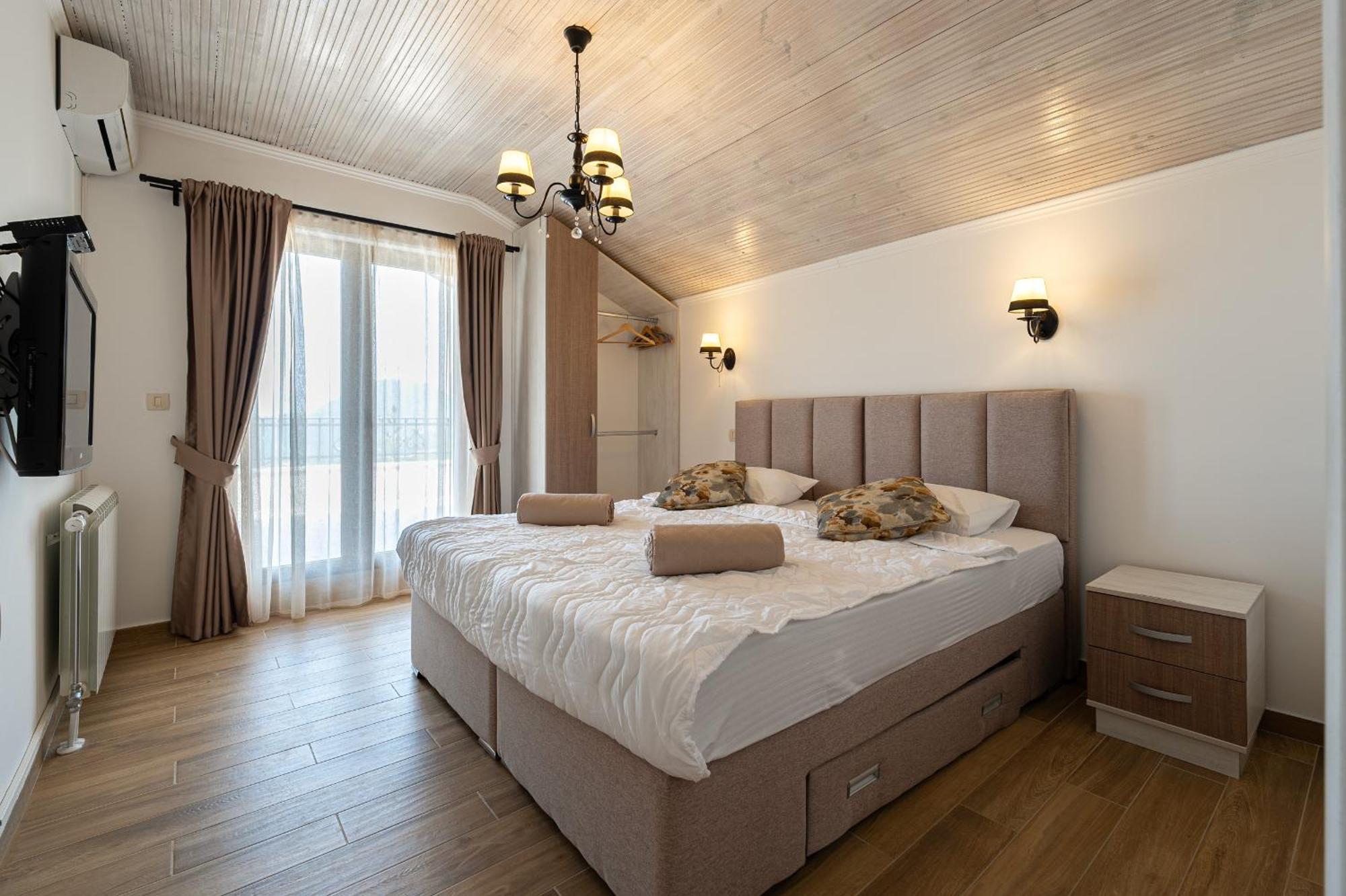 Sunset & Sunrise Villas In Stanisici-Two Villas With Common Pool Будва Екстер'єр фото
