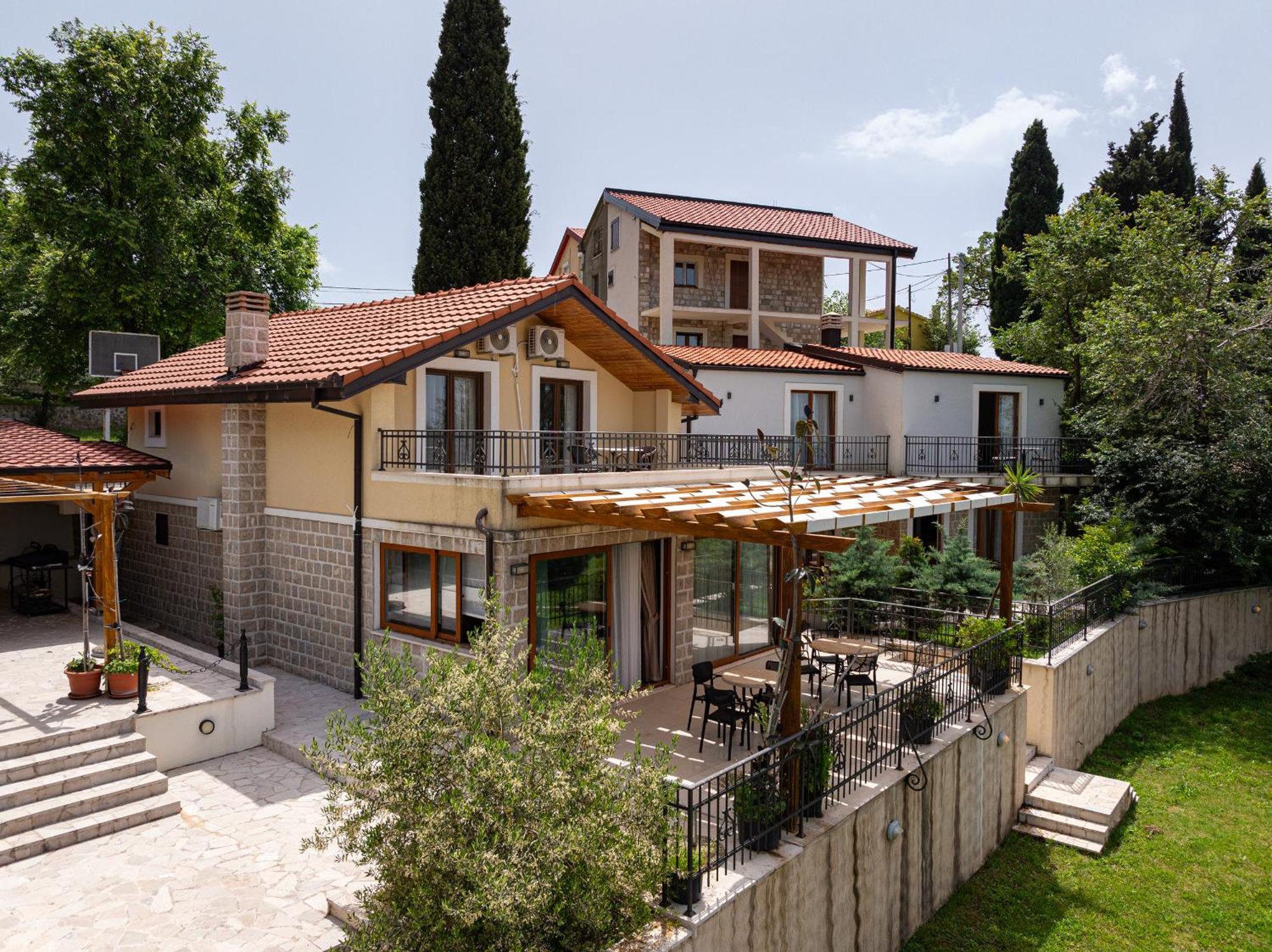 Sunset & Sunrise Villas In Stanisici-Two Villas With Common Pool Будва Екстер'єр фото