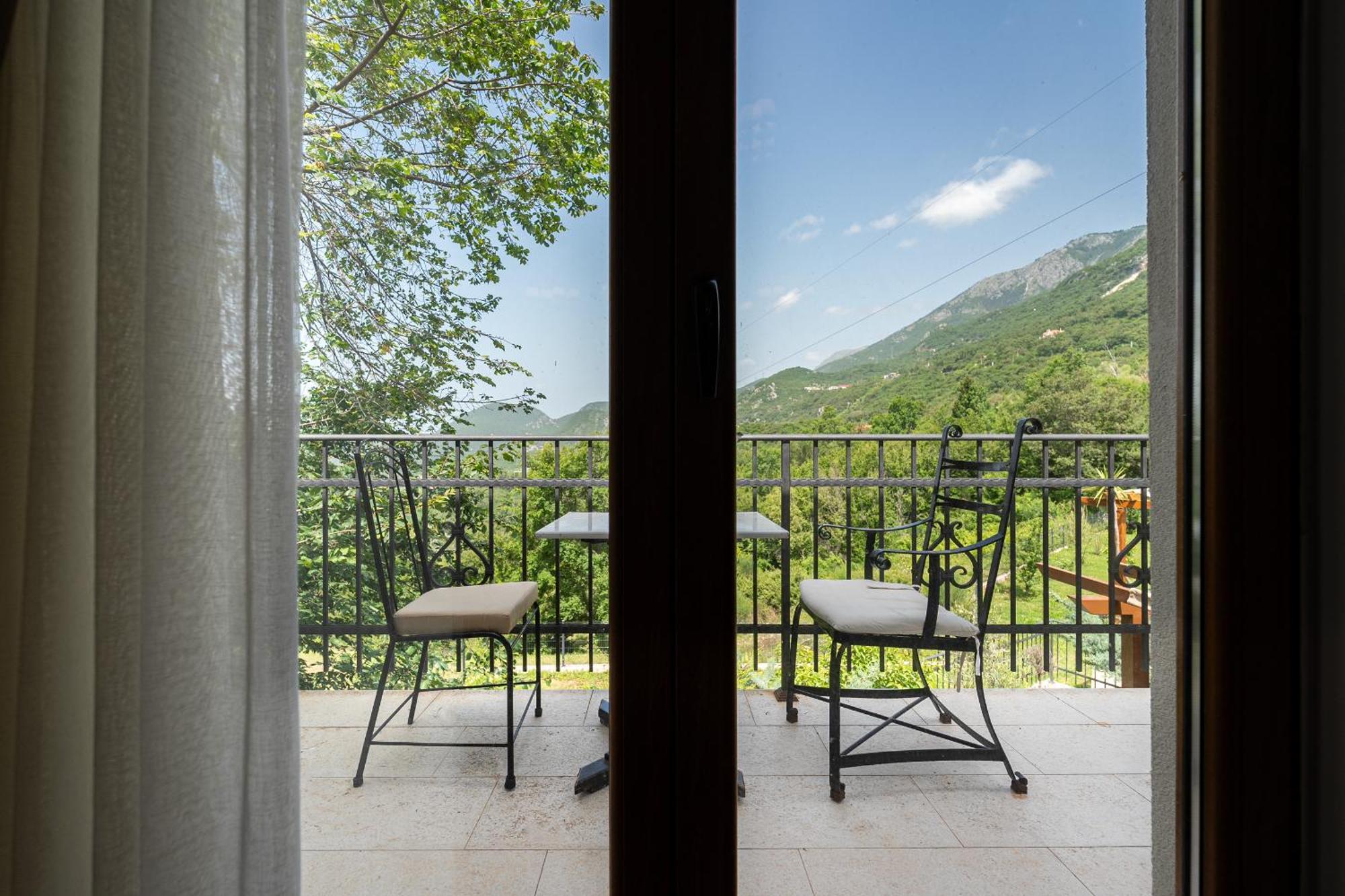 Sunset & Sunrise Villas In Stanisici-Two Villas With Common Pool Будва Екстер'єр фото