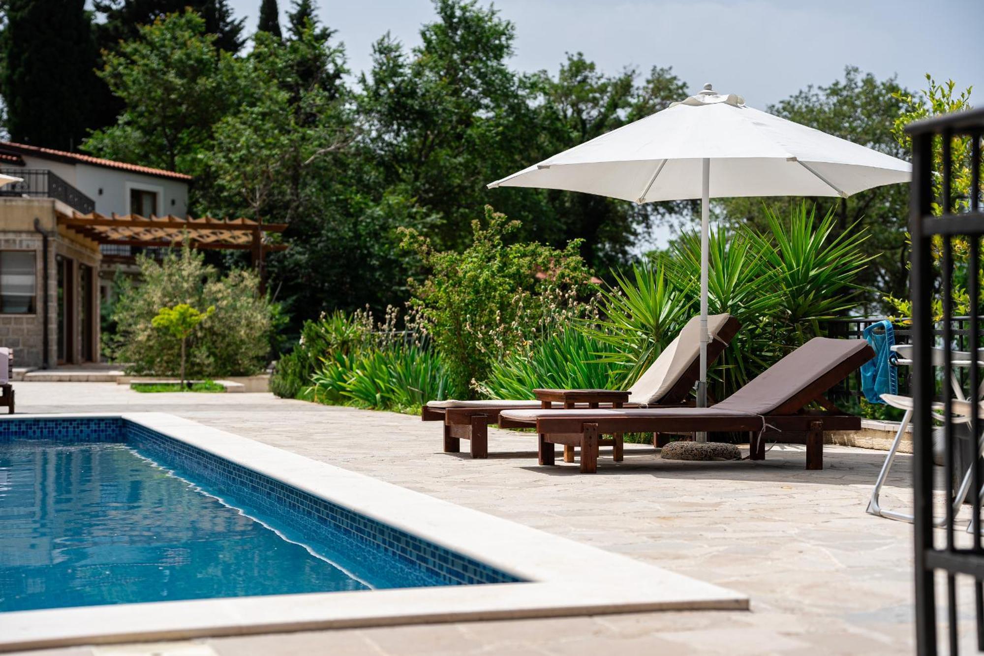 Sunset & Sunrise Villas In Stanisici-Two Villas With Common Pool Будва Екстер'єр фото