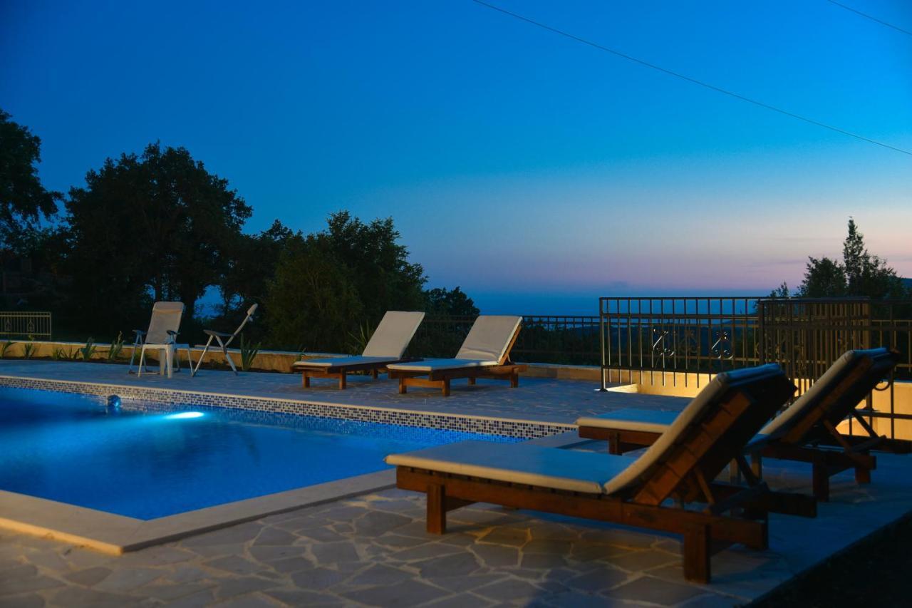 Sunset & Sunrise Villas In Stanisici-Two Villas With Common Pool Будва Екстер'єр фото